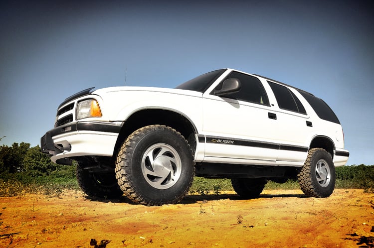 Chevrolet S10 Blazer Suspension Lift Kit - Rough Country - 2.5 Inch, Nitrogen charged N3 shocks - '83-'94
